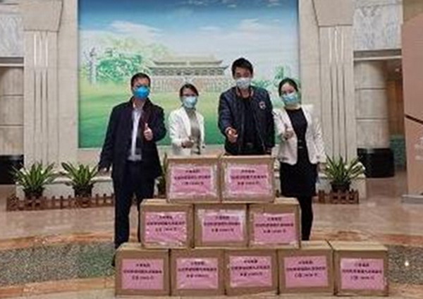 国产精品扒开腿做爽爽爽A片软件向大沥镇政府捐赠一批医用物资